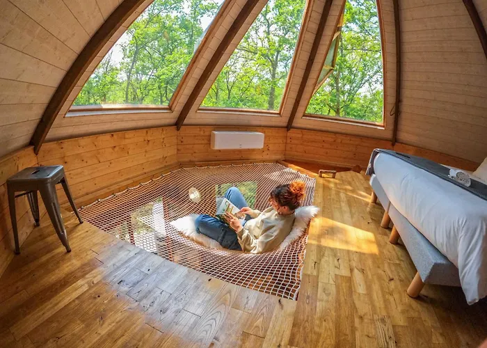 Cabanes dans les arbres avec spa Lot et Dordogne
