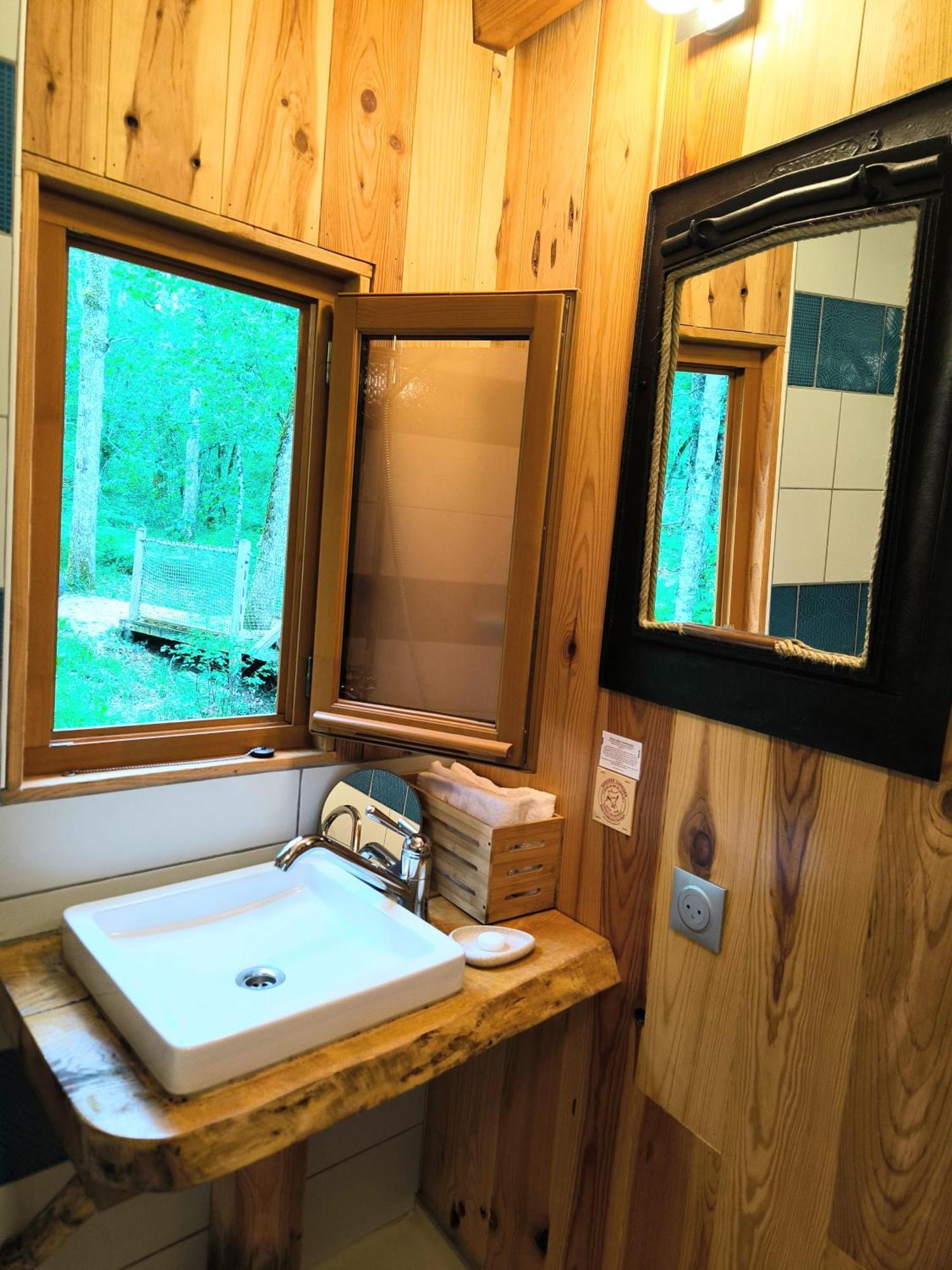 Lodge Dans Les Arbres Avec Lot Et Dordogne